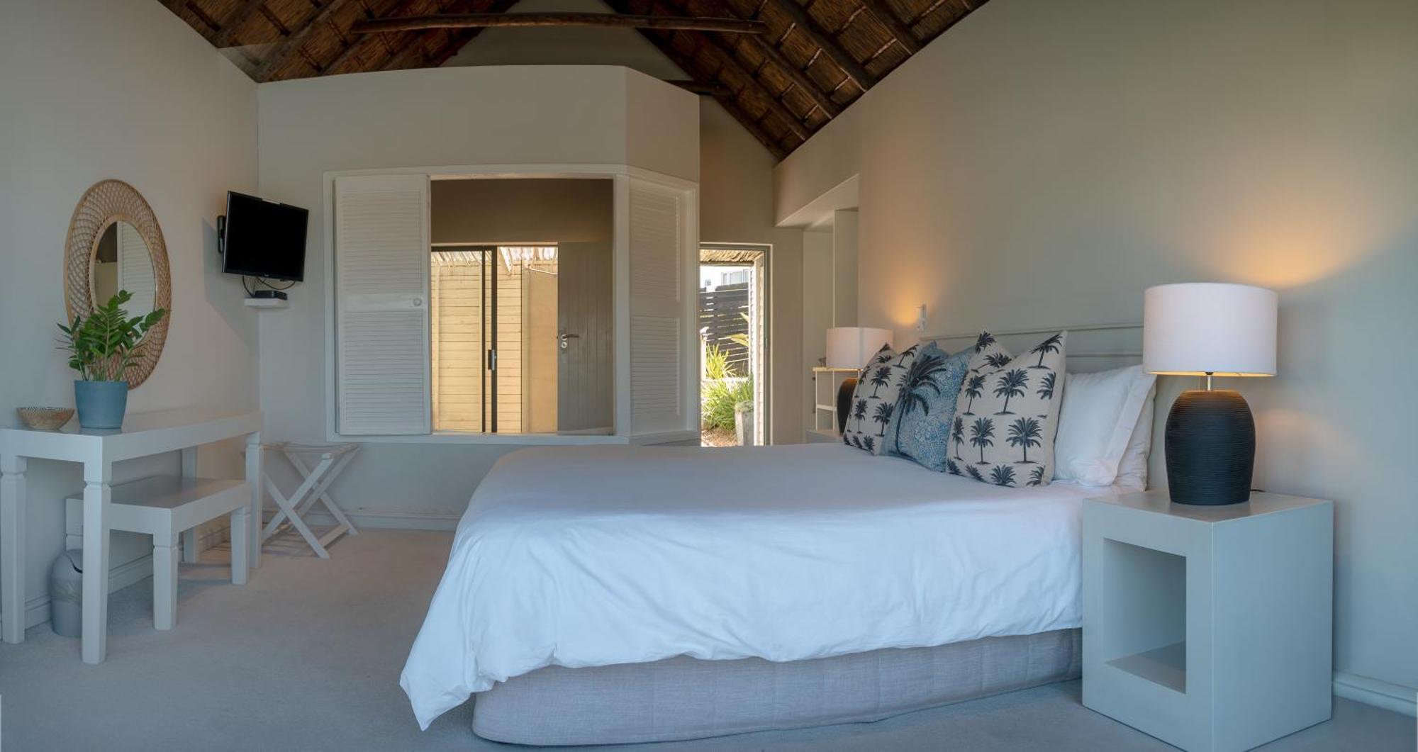 Canal Guest House - Waterfront Accommodation St Francis Bay Exterior photo