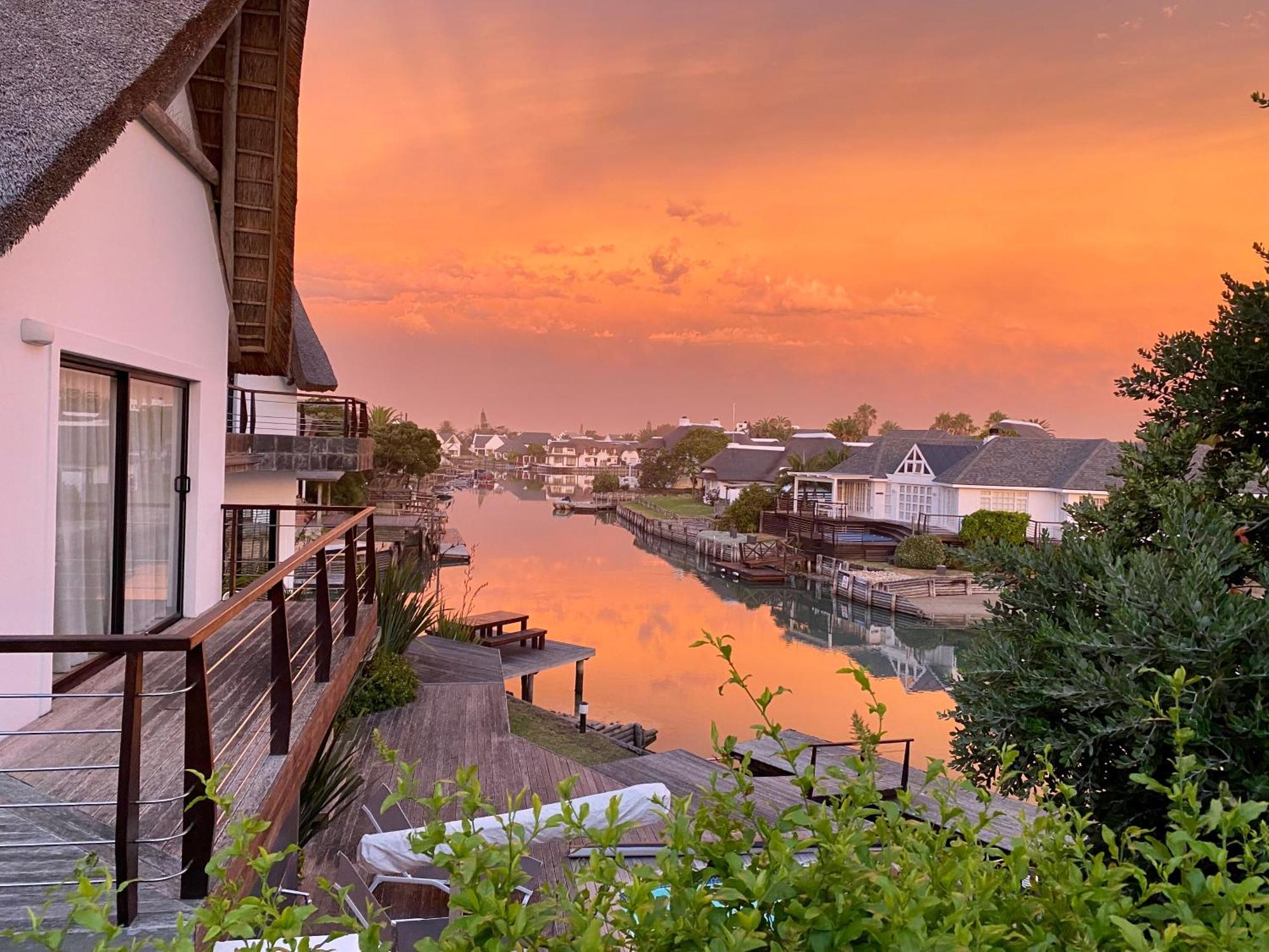 Canal Guest House - Waterfront Accommodation St Francis Bay Exterior photo