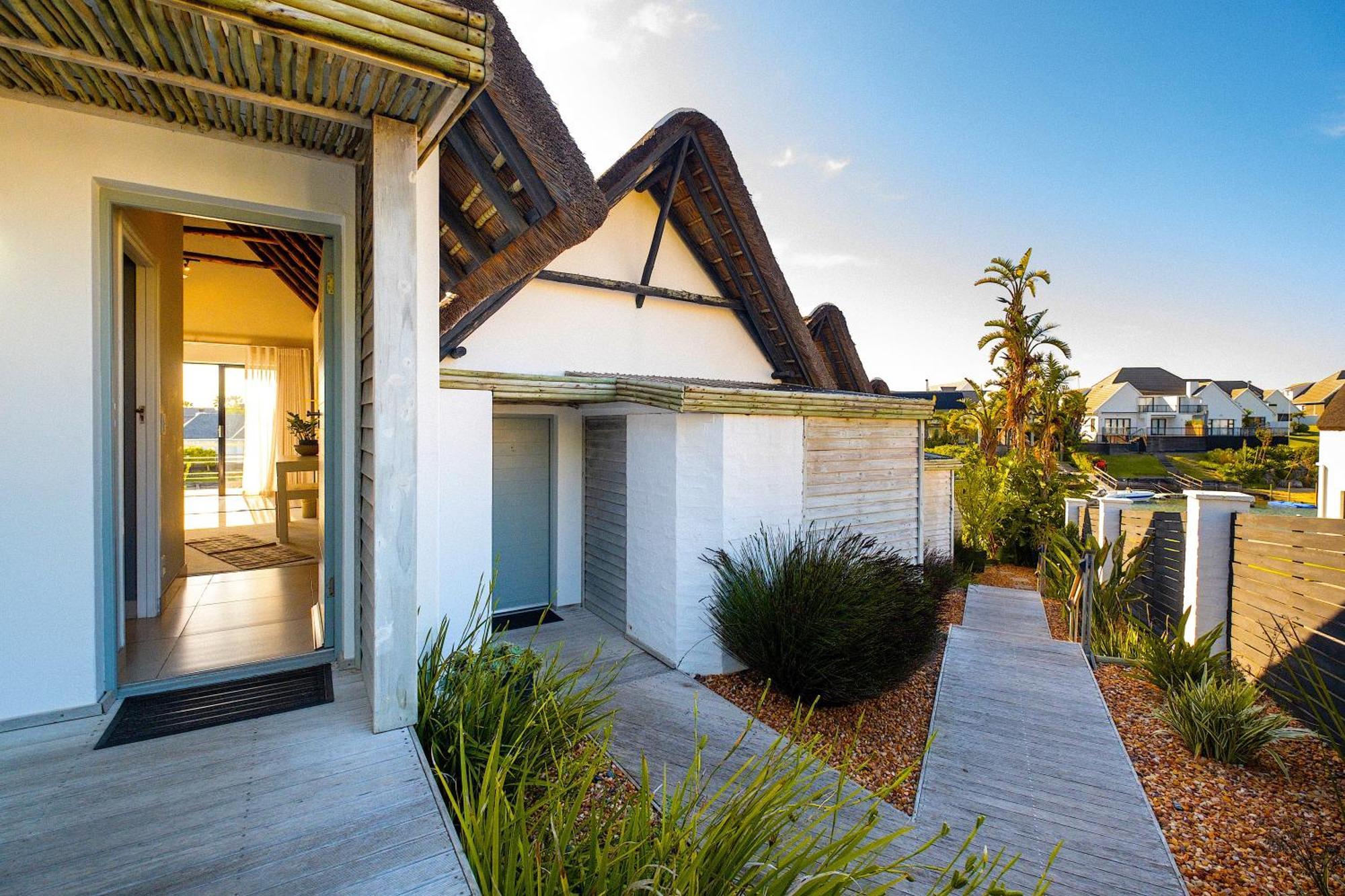 Canal Guest House - Waterfront Accommodation St Francis Bay Exterior photo