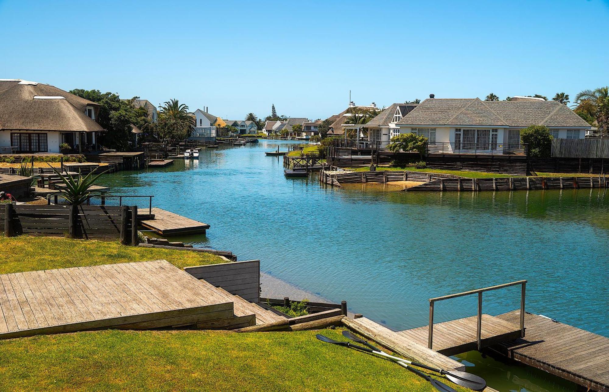 Canal Guest House - Waterfront Accommodation St Francis Bay Exterior photo
