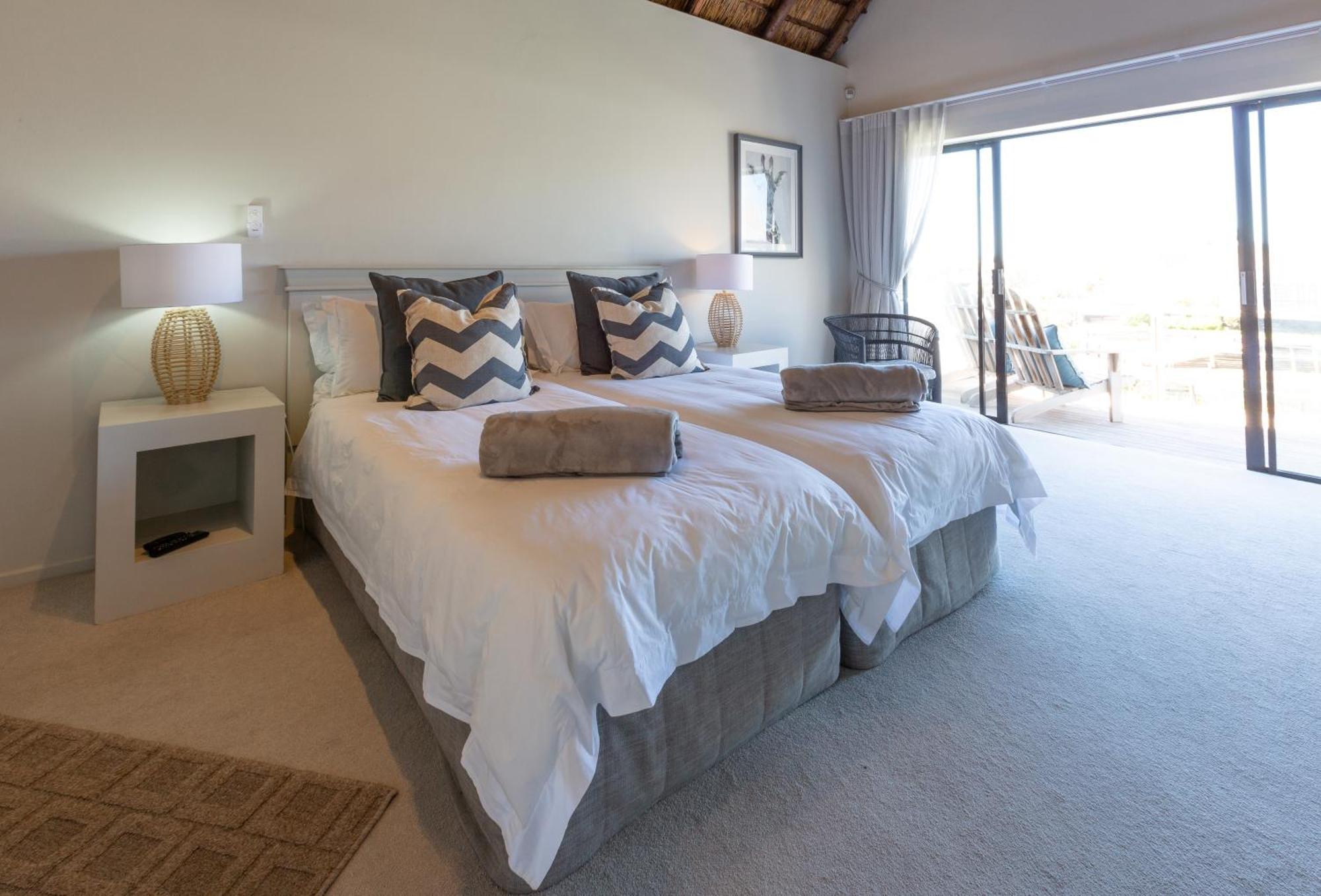 Canal Guest House - Waterfront Accommodation St Francis Bay Exterior photo
