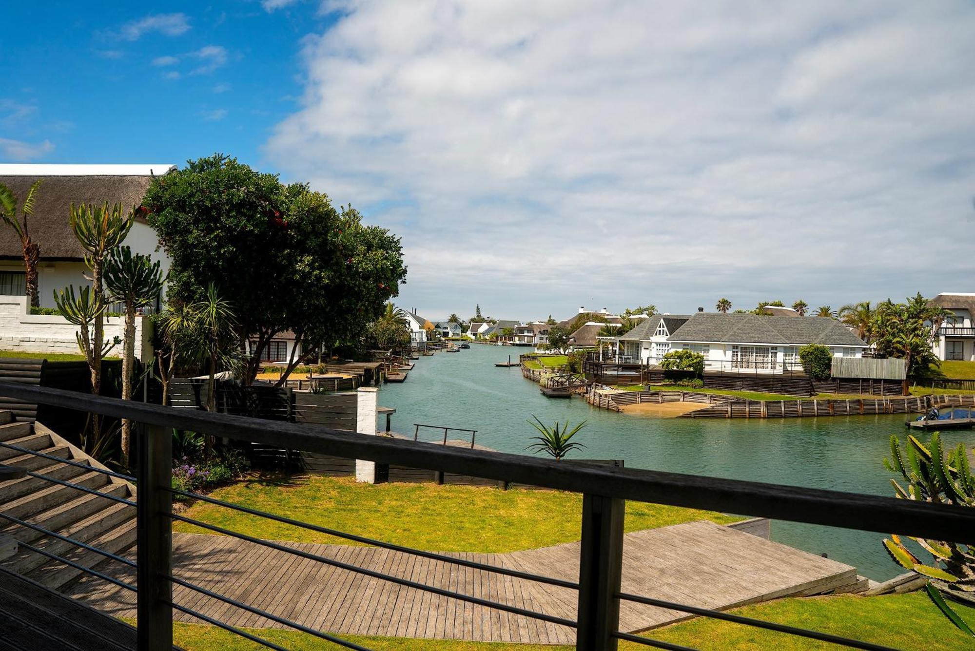 Canal Guest House - Waterfront Accommodation St Francis Bay Exterior photo